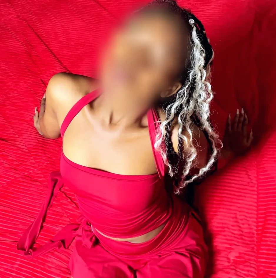Anja, 23