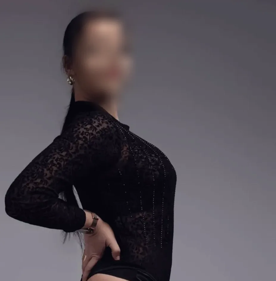 Ayse, 24