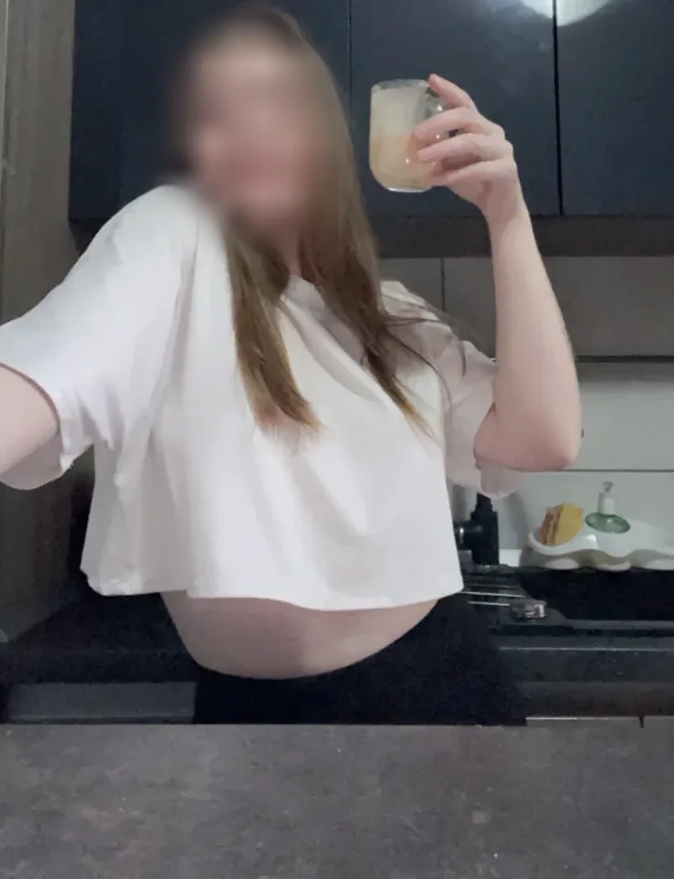Leonie, 27